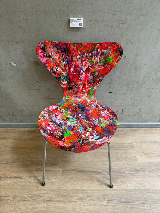 Maria Schøn, "Original 7'er stol, designet af Arne Jacobsen"
